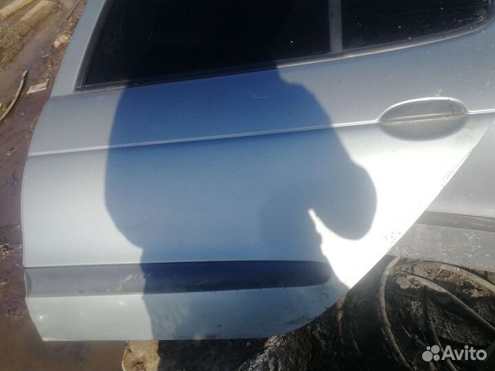 Задняя левая дверь рено меган 1