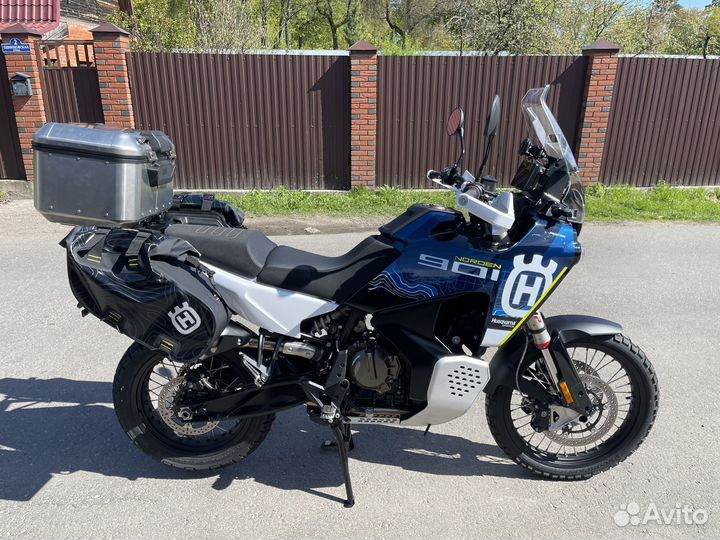 Husqvarna Norden 901 Expedition