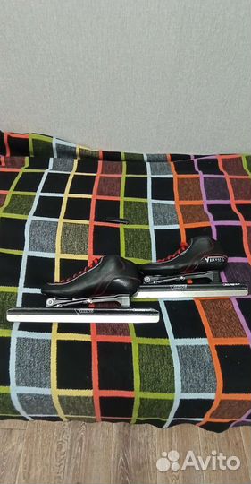 Конькобежные коньки Viking