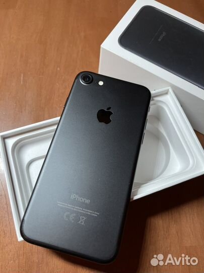 Телефон iPhone 7