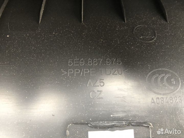 Обшивка крышки багажника Skoda Octavia A7 Scout