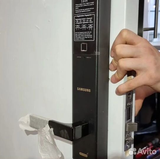 Вскрытие и замена замков, вскрытие автомобилей