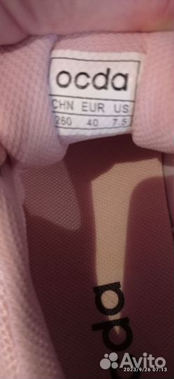 Кроссовки женские 40 размер новые