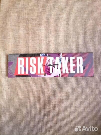 Палетка теней MAC Risk Taker