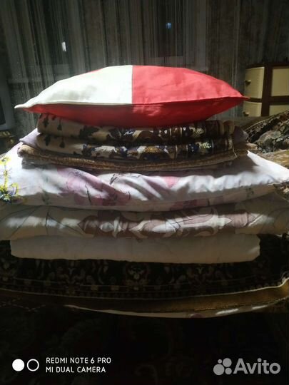 Подушки, одеяло и т.д