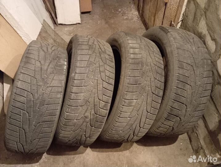 Kumho I'Zen KW22 215/55 R17