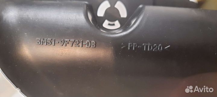 Дефлектор резонатора возд.фил. Ford Focus(1300407)