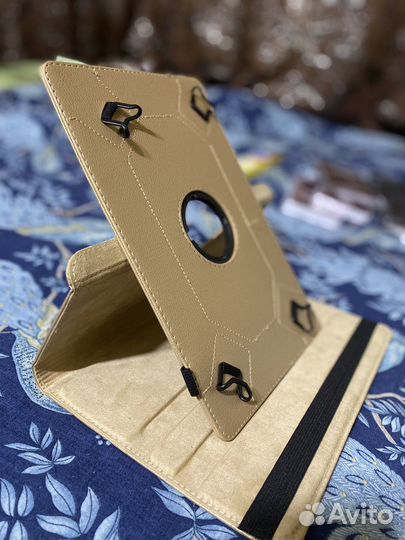 Чехлы на телефон