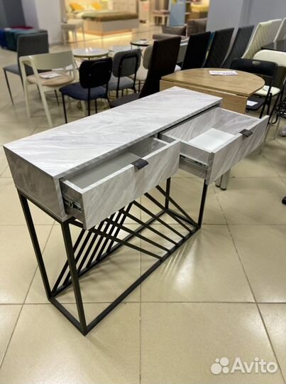 Туалетный столик