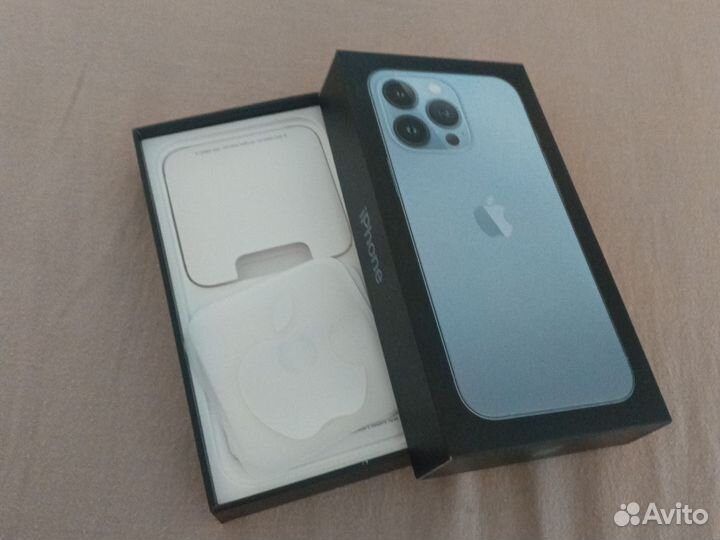 Коробка от iPhone 13 pro