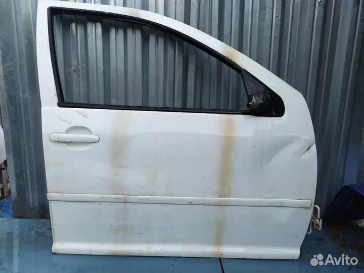 Дверь пер. прав. Volkswagen Bora