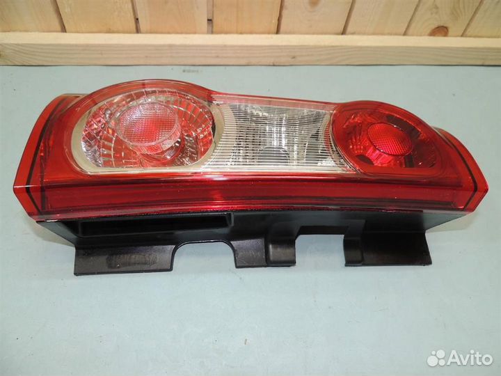 Фонарь левый LADA Largus I 2012