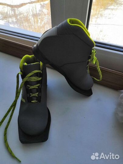 Лыжные ботинки