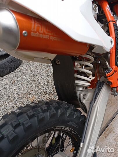 Кроссовый мотоцикл