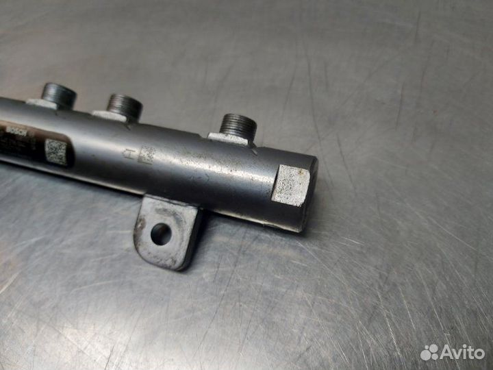 Топливная рейка левая Jeep Grand Cherokee WK2