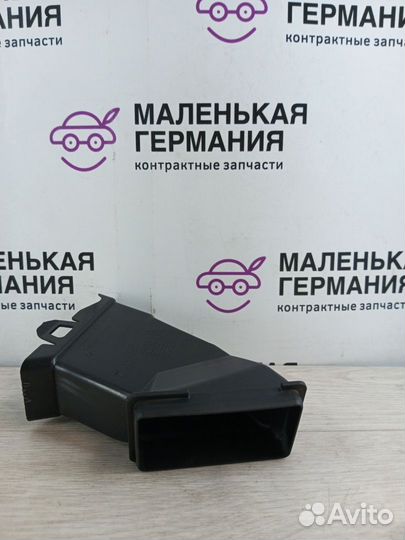 Водосток планки обтекателя (жабо) прав. низ. BMW 7