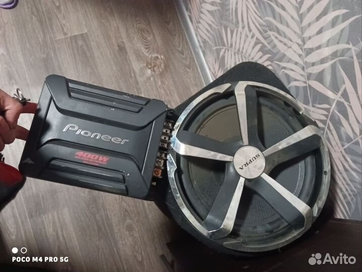 Сабвуфер и усилитель в автомобиль