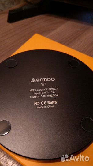 Беспроводная зарядка для телефона