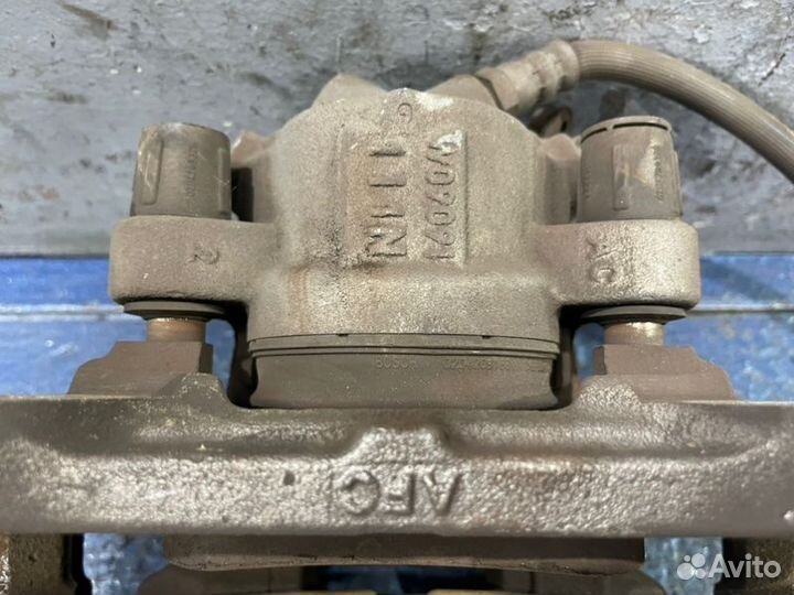 Суппорт передний левый Bmw 1 F20