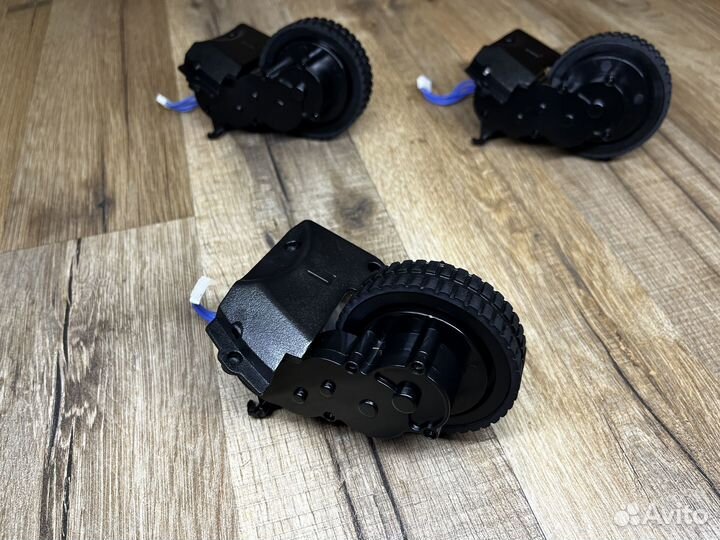 Колесо левое (L) 360 Robot Vacuum Cleaner C50