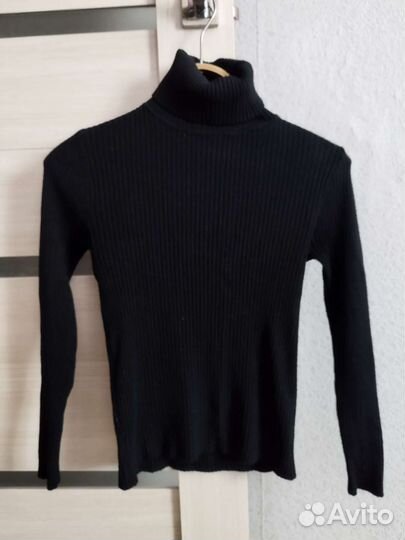 Водолазки и кофты 42 44 46