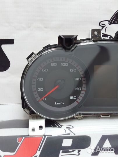 Панель приборов Mitsubishi Outlander