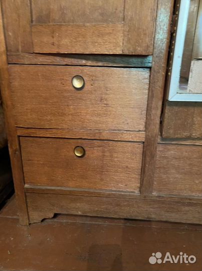 Старинный Платяной шкаф