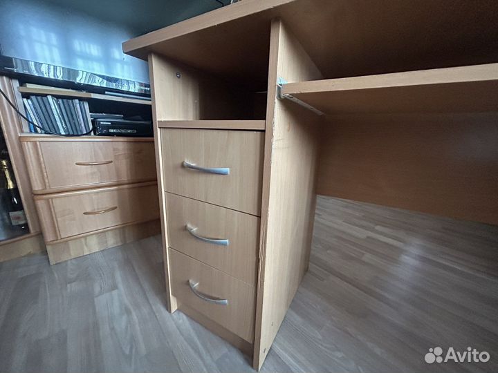 Продам стол письменный