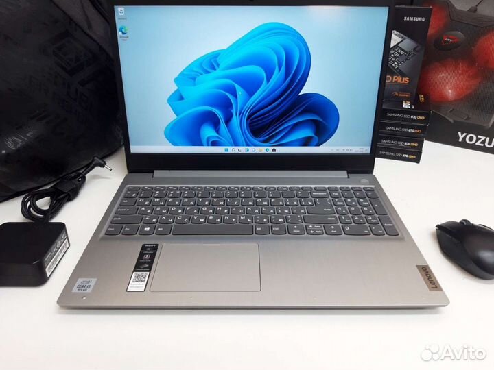 Ультрабук Lenovo 15.6