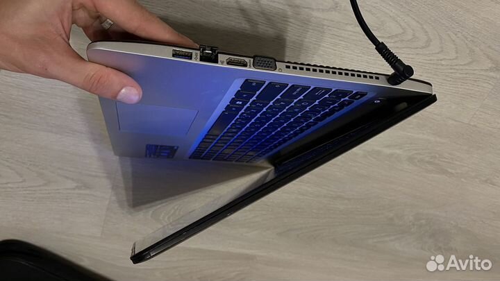 Ноутбук asus
