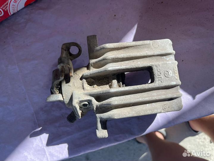 Суппорт задний skoda octavia тур 1.8