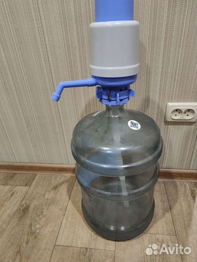 Помпа для воды 19 л. С бутылкой