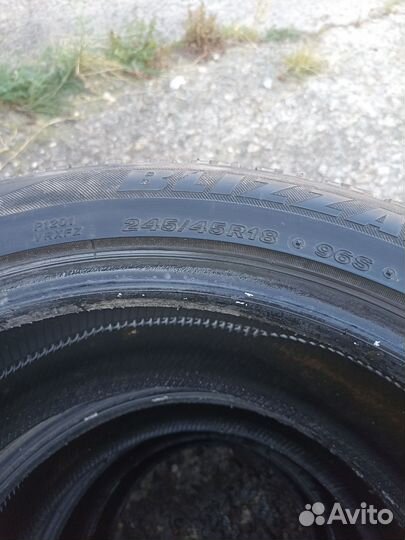 Bridgestone Blizzak VRX 245/45 R18 118B