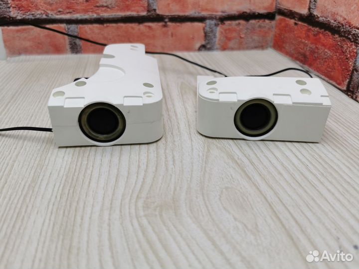 iMac 17-дюймовые динамики