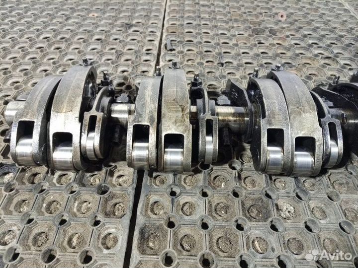 Ось рокеров в сборе Iveco Stralis