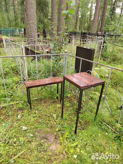 Скамейка со столиком