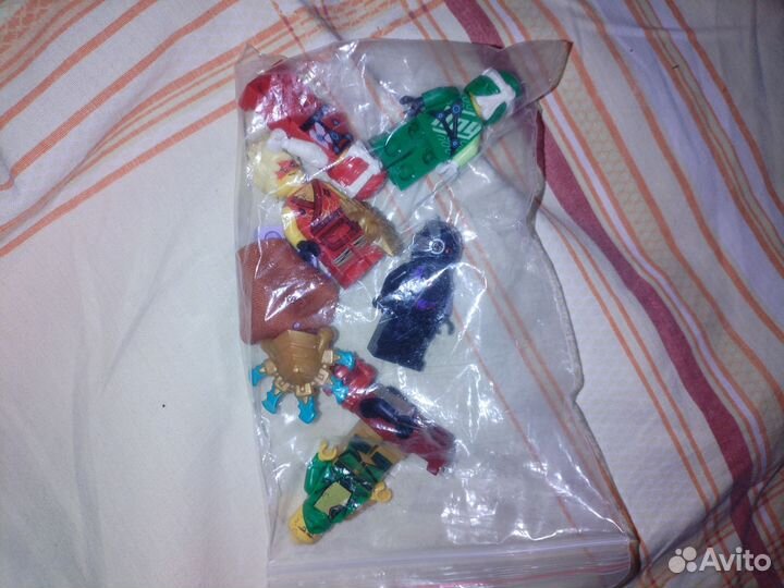 Фигурки lego(с деталями)