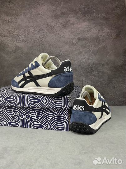 Кроссовки asics