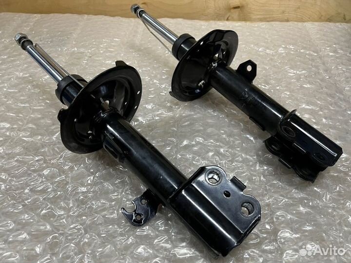 Амортизатор подвески передний Toyota Opa 2000