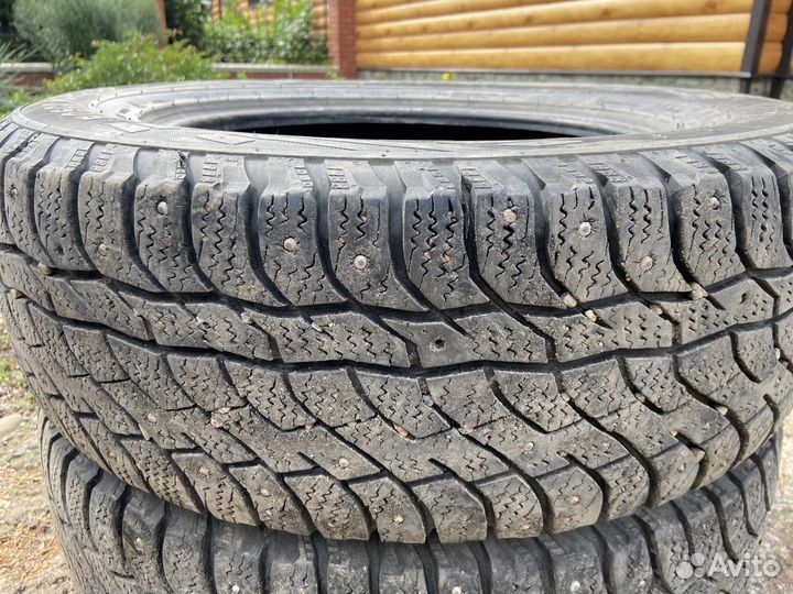 Viatti Bosco Nordico V-523 215/65 R16 98T