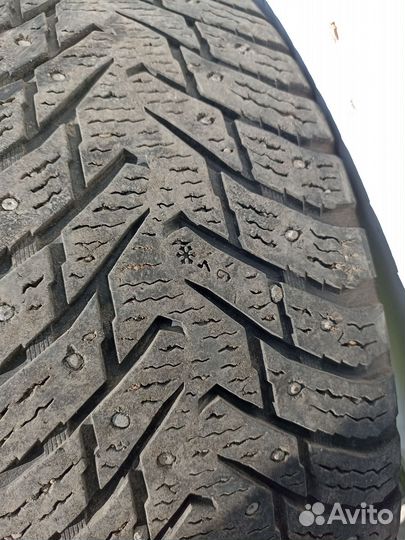 Nokian Tyres Hakkapeliitta 8 SUV 215/65 R16 102T