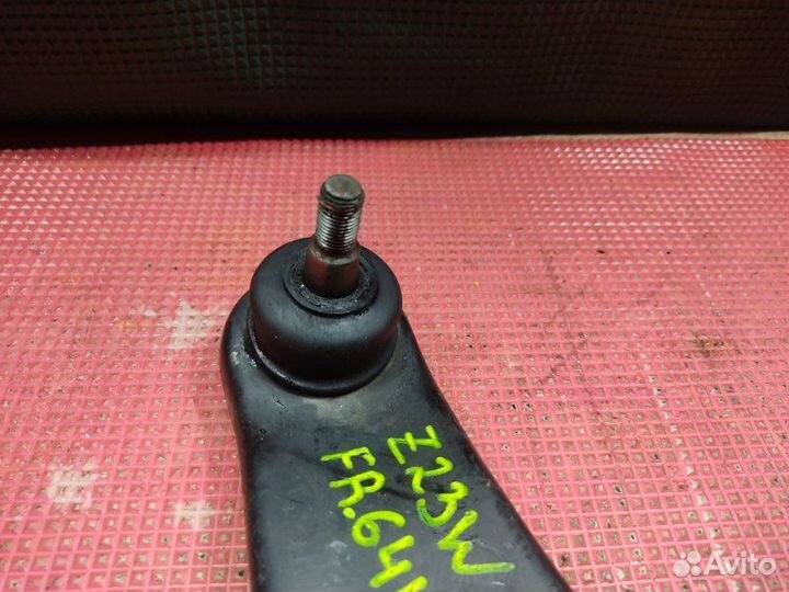 Рычаг прав. перед. mitsubishi colt plus