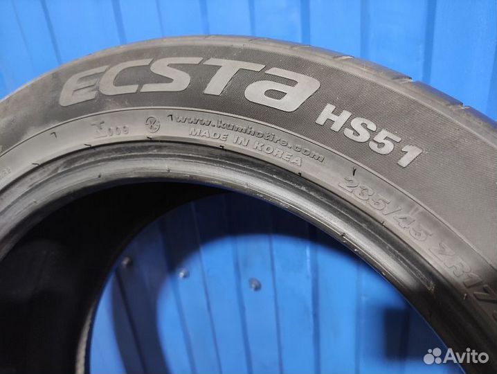 Kumho Ecsta HS51 235/45 R17