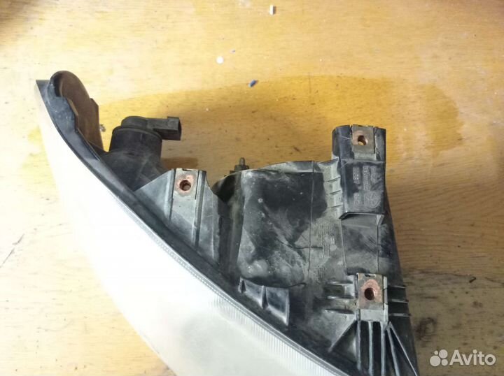 Фара правая Додж караван 4