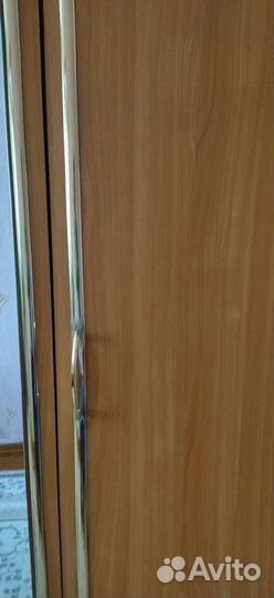 Шкаф плательный