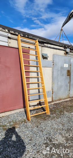 Лестница деревянная лёгкая длинна 2.7 метра