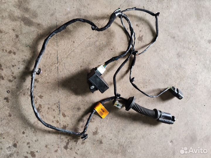 Проводка двери задней правой Hyundai Solaris 2