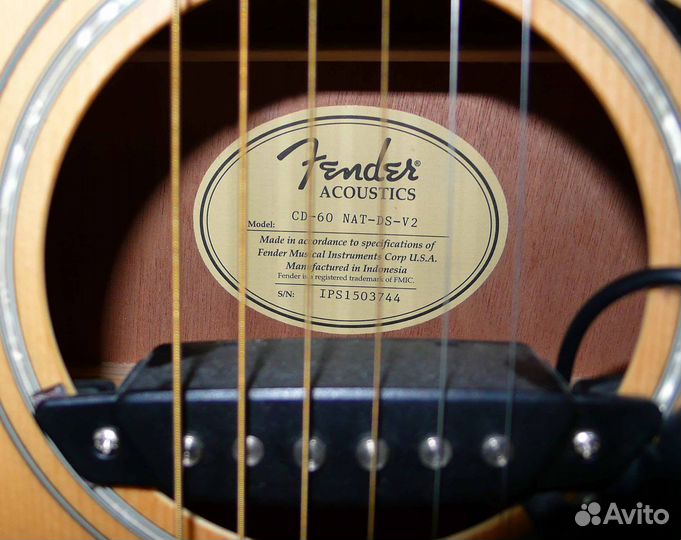 Гитара акустика- fender + комбоусилитель -roland C