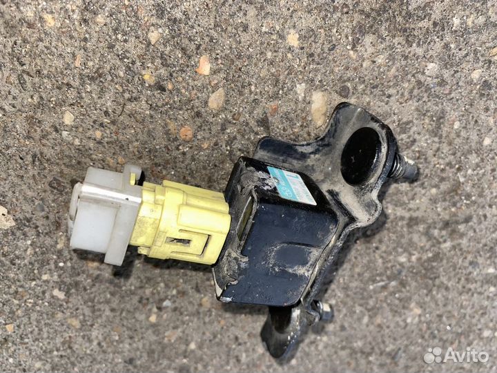 Датчик удара 98231SA050 Subaru Forester SG 98231SA