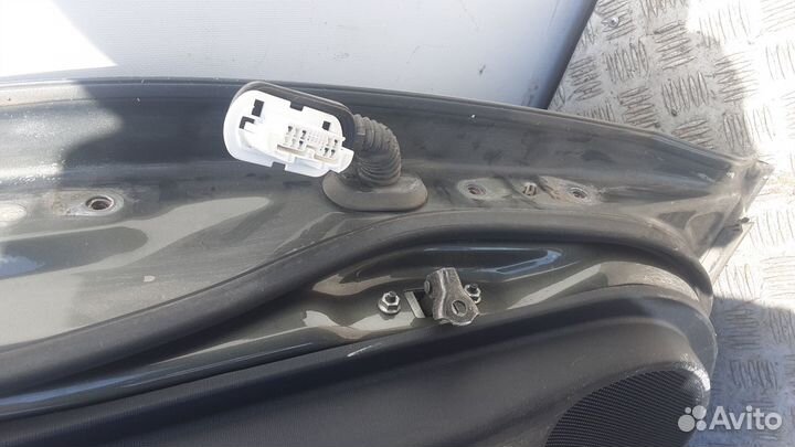 Дверь задняя левая toyota avensis T27 2010